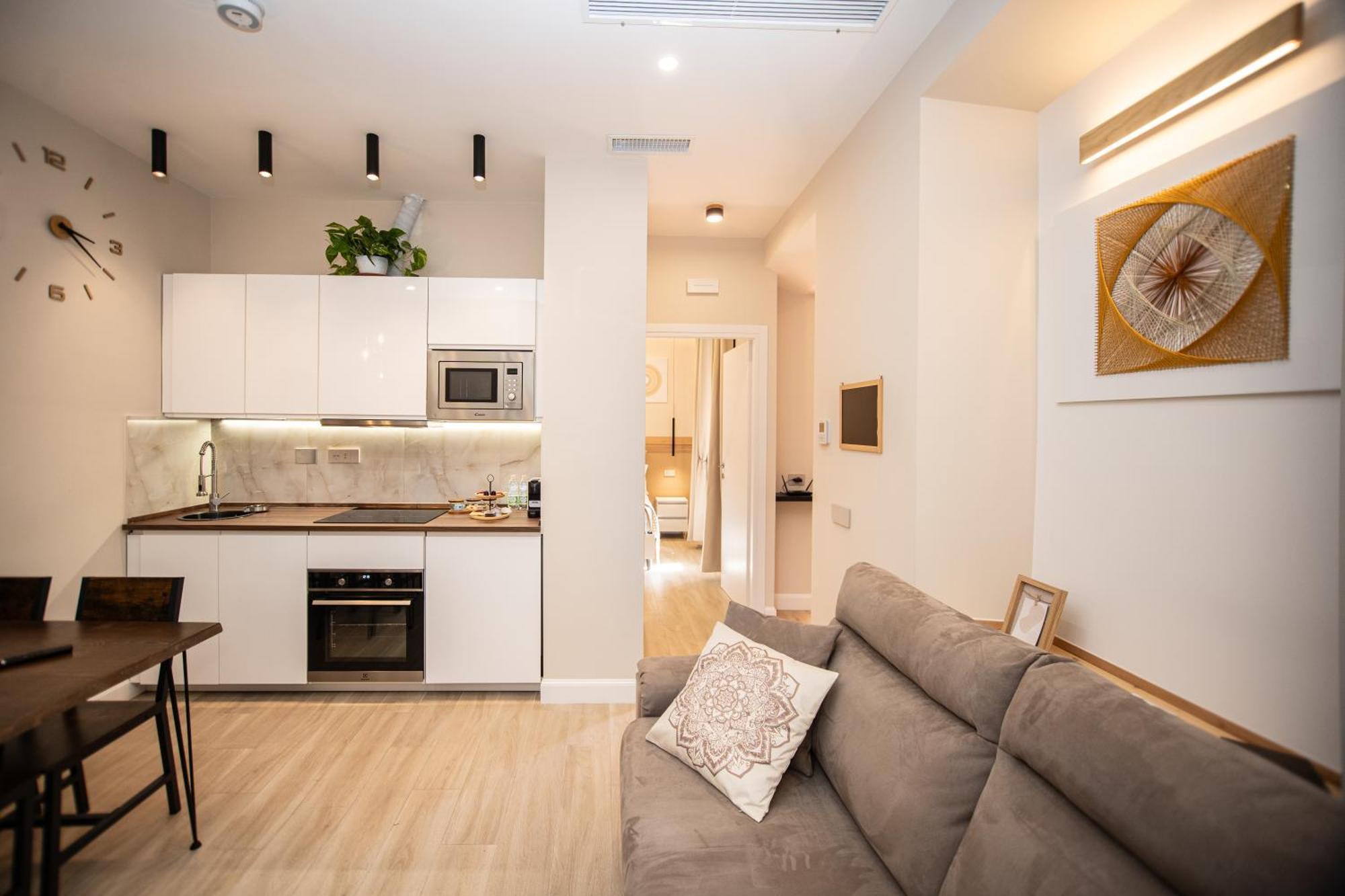 Leon Modern Near Subway - Ground Floor Appartamento *